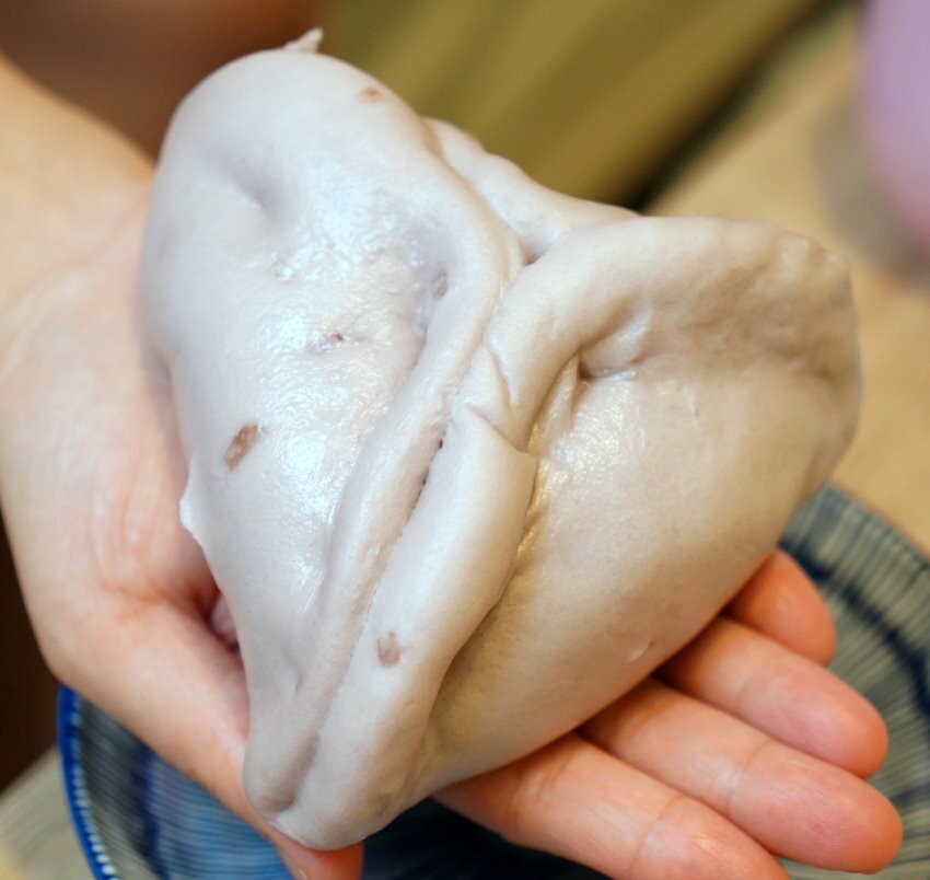 【台中大肚】品香手工肉包．超大顆蛋黃肉包推薦!加辣醬更美味!