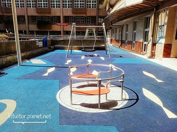 大觀國小鳥巢鞦韆轉盤.jpg