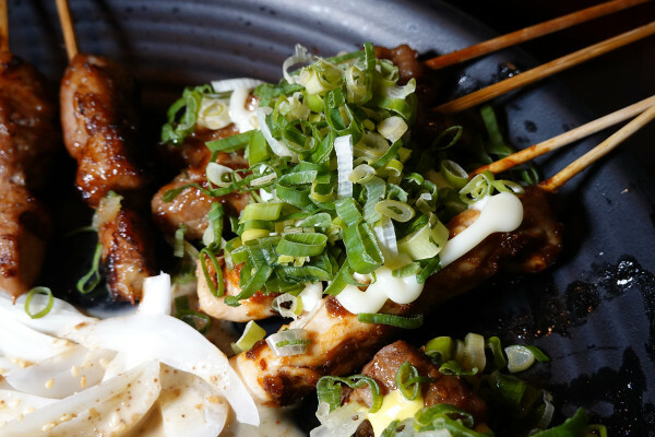 台北市文山區原塊肉自製醬料串燒台北居酒屋-師大學生最愛的雞老闆萬隆店，壽星免費送烤雞、學生399吃機、清梅酒無限暢飲方案