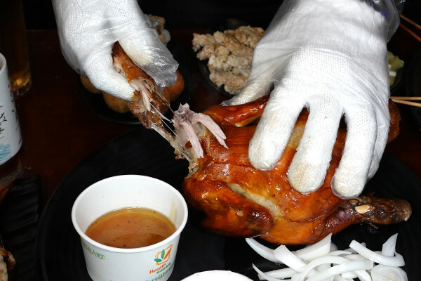 台北市文山區原塊肉自製醬料串燒台北居酒屋-師大學生最愛的雞老闆萬隆店，壽星免費送烤雞、學生399吃機、清梅酒無限暢飲方案