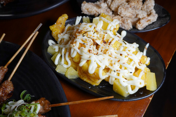 台北市文山區原塊肉自製醬料串燒台北居酒屋-師大學生最愛的雞老闆萬隆店，壽星免費送烤雞、學生399吃機、清梅酒無限暢飲方案