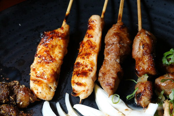 台北市文山區原塊肉自製醬料串燒台北居酒屋-師大學生最愛的雞老闆萬隆店，壽星免費送烤雞、學生399吃機、清梅酒無限暢飲方案