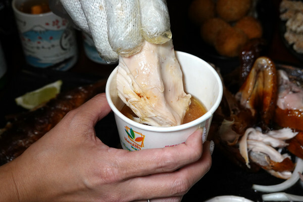 台北市文山區原塊肉自製醬料串燒台北居酒屋-師大學生最愛的雞老闆萬隆店，壽星免費送烤雞、學生399吃機、清梅酒無限暢飲方案