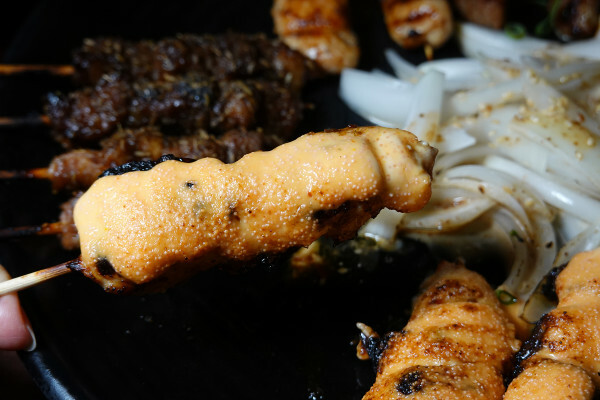 台北市文山區原塊肉自製醬料串燒台北居酒屋-師大學生最愛的雞老闆萬隆店，壽星免費送烤雞、學生399吃機、清梅酒無限暢飲方案