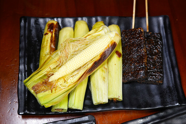 台北市文山區原塊肉自製醬料串燒台北居酒屋-師大學生最愛的雞老闆萬隆店，壽星免費送烤雞、學生399吃機、清梅酒無限暢飲方案