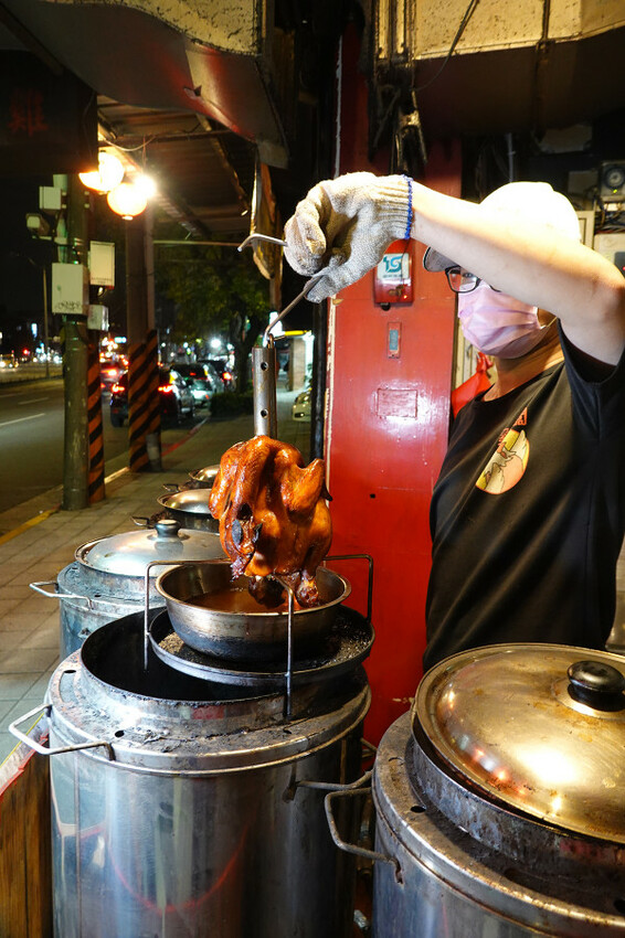 台北市文山區原塊肉自製醬料串燒台北居酒屋-師大學生最愛的雞老闆萬隆店，壽星免費送烤雞、學生399吃機、清梅酒無限暢飲方案