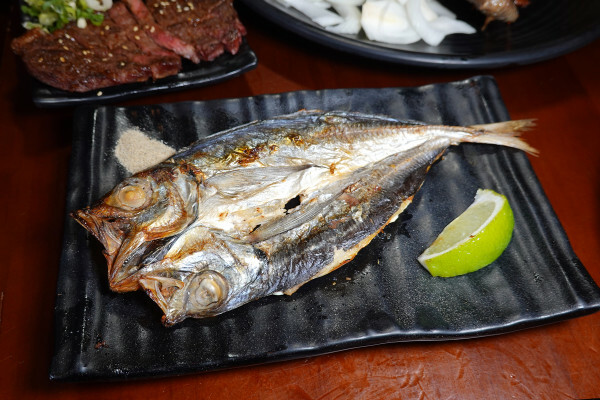 台北市文山區原塊肉自製醬料串燒台北居酒屋-師大學生最愛的雞老闆萬隆店，壽星免費送烤雞、學生399吃機、清梅酒無限暢飲方案