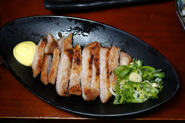 台北市文山區原塊肉自製醬料串燒台北居酒屋-師大學生最愛的雞老闆萬隆店，壽星免費送烤雞、學生399吃機、清梅酒無限暢飲方案