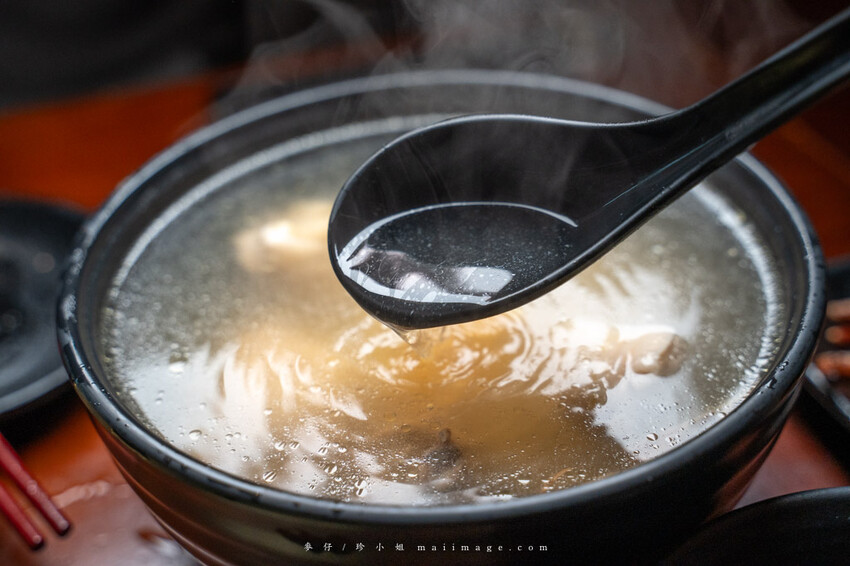 雞老闆桶仔雞萬隆店|這次老闆不只生日要請你吃雞,新推的清酒梅酒喝到飽,聚餐首選啦!