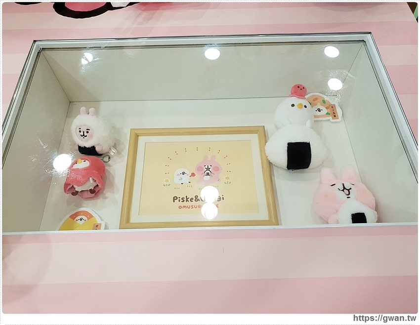 全台最Q的7-11在這裡，超萌粉紅兔兔和P助陪你一起野餐～