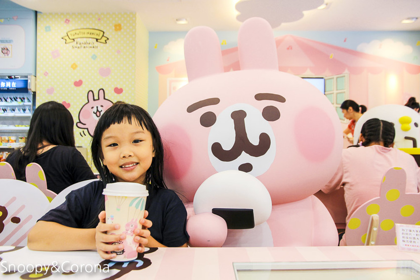 【台北景點】7-11卡娜赫拉聯名店～兔兔與P助陪伴用餐，可愛療癒又好拍的特色小七