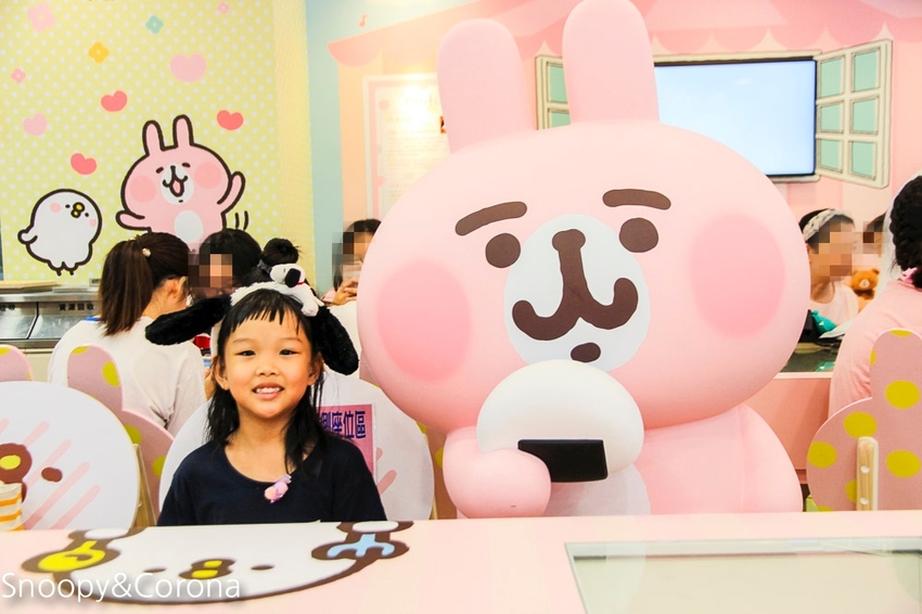 【台北景點】7-11卡娜赫拉聯名店～兔兔與P助陪伴用餐，可愛療癒又好拍的特色小七