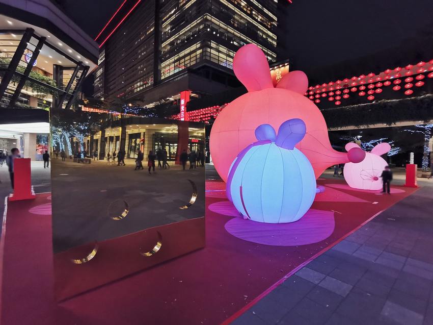 2020新光三越鼠年燈展「心有所鼠」－超大可愛錢鼠與乳酪牆