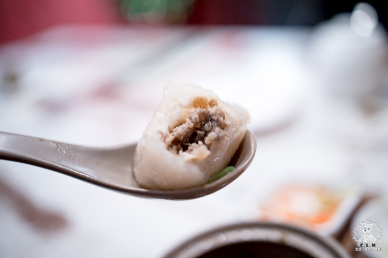 鬧聚HUBBUB｜台北松山民生社區食記｜精緻復古風格獨特的特色中式麵食茶飲館，宜蘭手工麵搭香草豬配蝦元素高湯 - 卡爾茗 C.L.M.