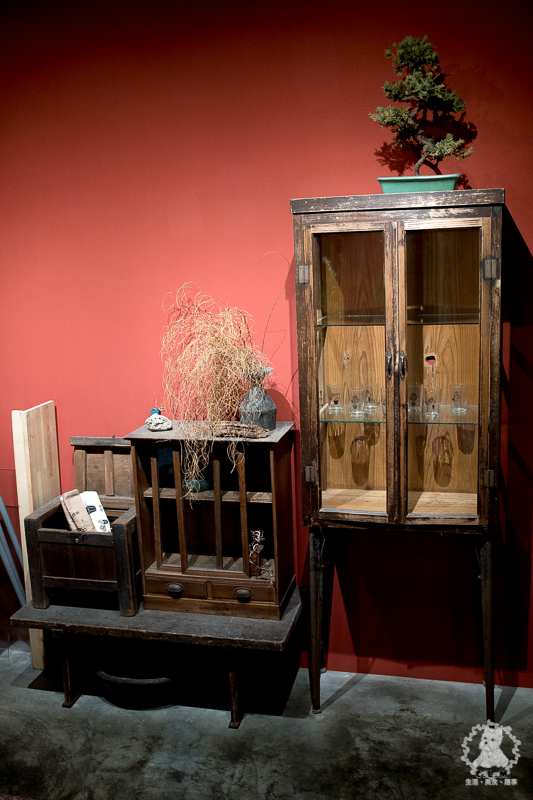 鬧聚HUBBUB｜台北松山民生社區食記｜精緻復古風格獨特的特色中式麵食茶飲館，宜蘭手工麵搭香草豬配蝦元素高湯 - 卡爾茗 C.L.M.