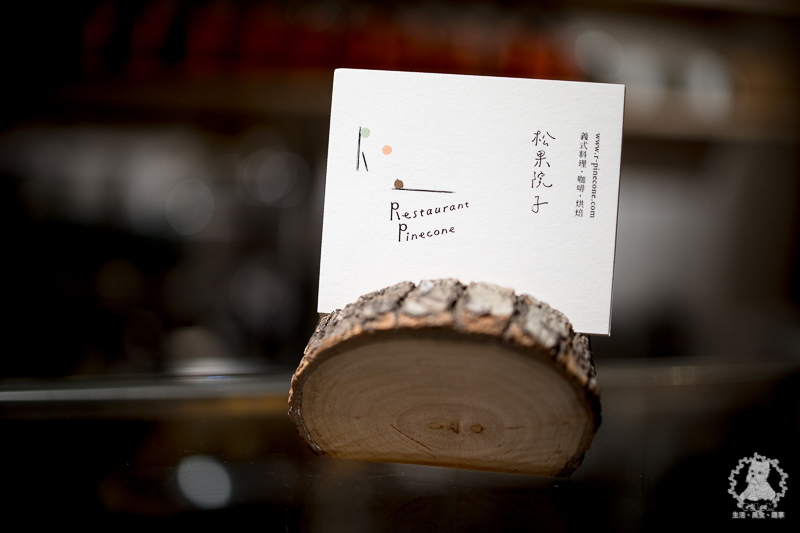 鬧聚HUBBUB｜台北松山民生社區食記｜精緻復古風格獨特的特色中式麵食茶飲館，宜蘭手工麵搭香草豬配蝦元素高湯 - 卡爾茗 C.L.M.