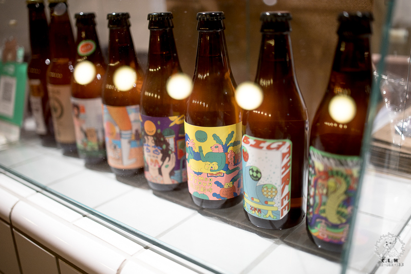 鬧聚HUBBUB｜台北松山民生社區食記｜精緻復古風格獨特的特色中式麵食茶飲館，宜蘭手工麵搭香草豬配蝦元素高湯 - 卡爾茗 C.L.M.