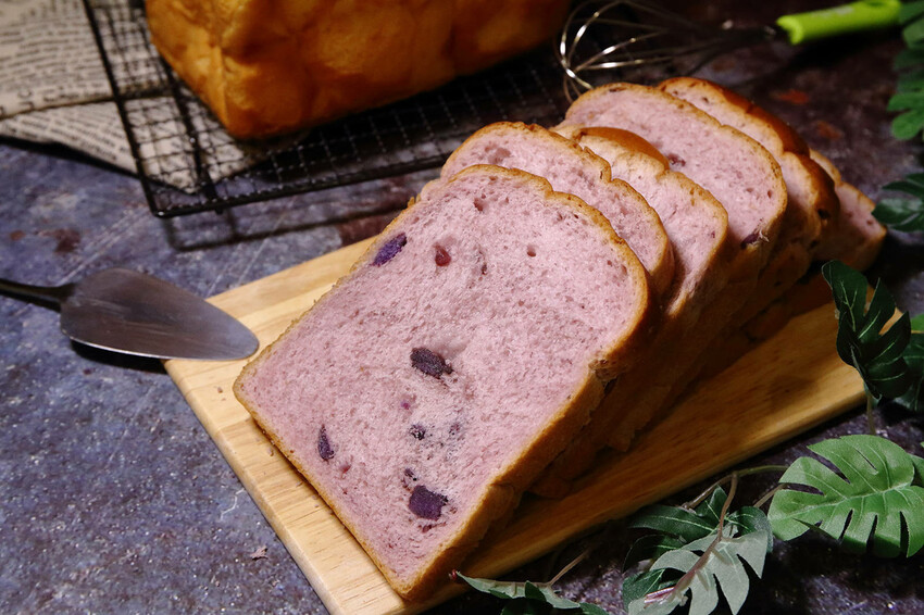 中秋送禮首選!賴董土司中秋禮盒,鳳梨酥與堅果塔送禮的最佳拍檔
