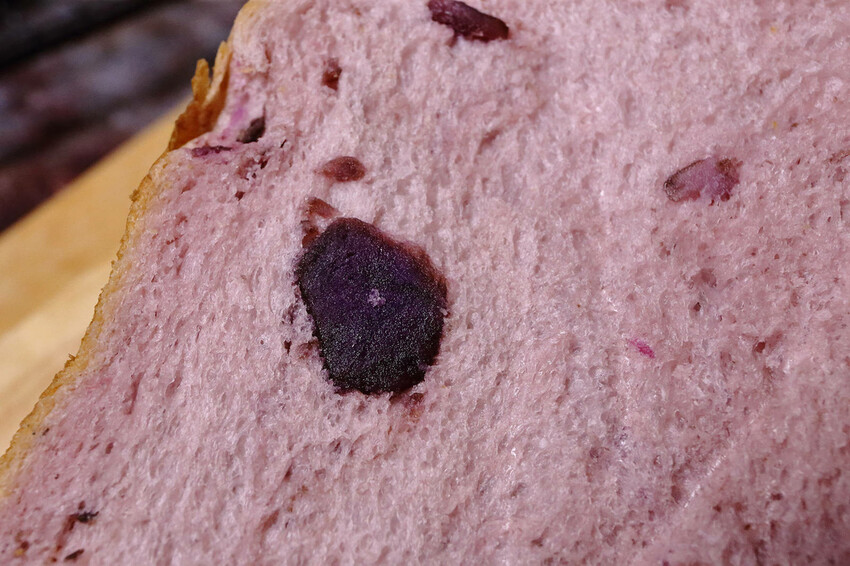 中秋送禮首選!賴董土司中秋禮盒,鳳梨酥與堅果塔送禮的最佳拍檔