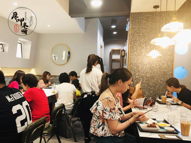 【厚呷米呀│台北國父紀念館】金鳳錦燒鵝 (JIN FENG JIN) 採用鵝界拿破崙招牌燒鵝五星上桌/脆皮燒腩肥瘦黃金比例入口旋轉跳躍閉著眼/必點茶飲師撞茶四次以上港式奶茶/推薦點套餐一次滿足享受