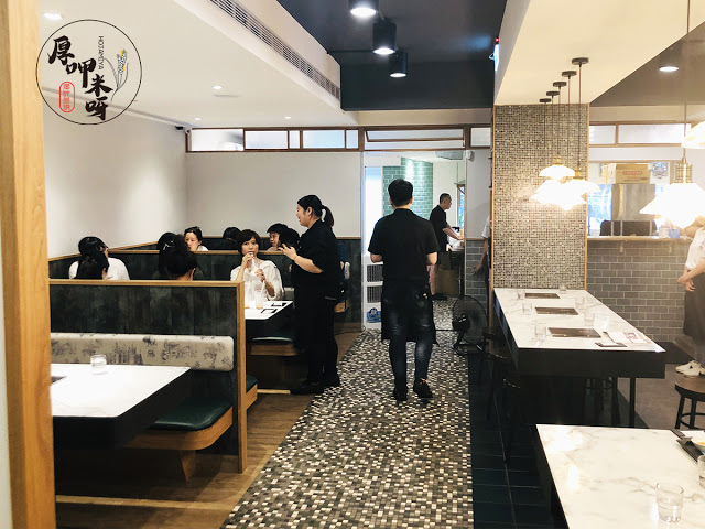 【厚呷米呀│台北國父紀念館】金鳳錦燒鵝 (JIN FENG JIN) 採用鵝界拿破崙招牌燒鵝五星上桌/脆皮燒腩肥瘦黃金比例入口旋轉跳躍閉著眼/必點茶飲師撞茶四次以上港式奶茶/推薦點套餐一次滿足享受