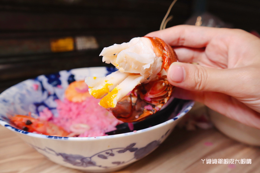 新竹東門市場美食推薦喜然海鮮泡飯！你吃過粉紅色浮誇龍蝦海鮮泡飯嗎？每日現炒日式咖哩