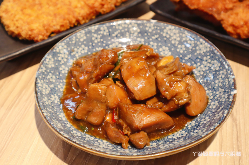 新竹東門市場美食推薦喜然海鮮泡飯！你吃過粉紅色浮誇龍蝦海鮮泡飯嗎？每日現炒日式咖哩