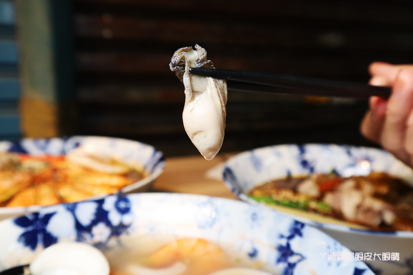 新竹東門市場美食推薦喜然海鮮泡飯!你吃過粉紅色浮誇龍蝦海鮮泡飯嗎?每日現炒日式咖哩