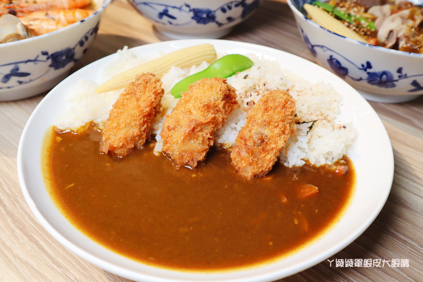 新竹東門市場美食推薦喜然海鮮泡飯！你吃過粉紅色浮誇龍蝦海鮮泡飯嗎？每日現炒日式咖哩