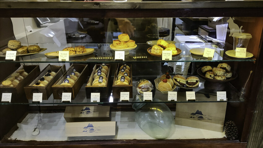 台中西區｜ 陸丘甜室 巷弄內的手作日式甜甜!! 圓嘟嘟甜甜圈是爆餡系!