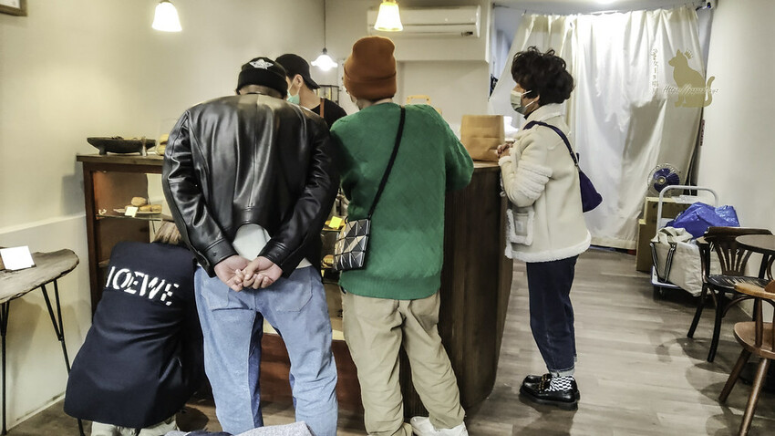 台中西區｜ 陸丘甜室 巷弄內的手作日式甜甜!! 圓嘟嘟甜甜圈是爆餡系!