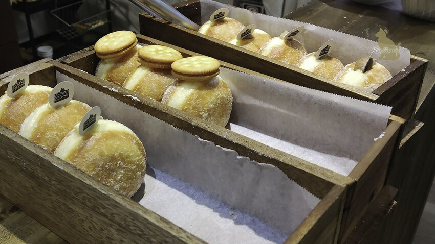 台中西區｜ 陸丘甜室 巷弄內的手作日式甜甜!! 圓嘟嘟甜甜圈是爆餡系!