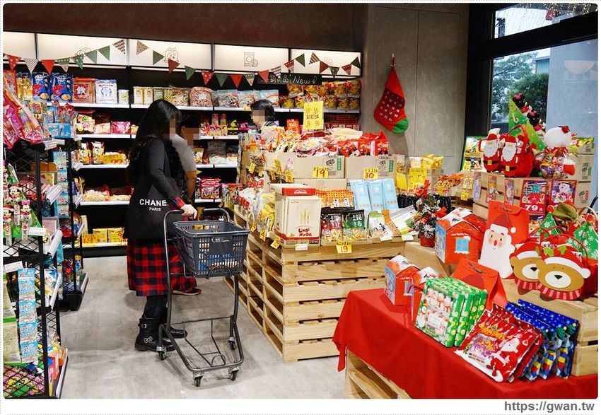 台中進口零食批發倉庫出清！聖誕出清只有兩週，超佛心價格還能免費換冰淇淋～