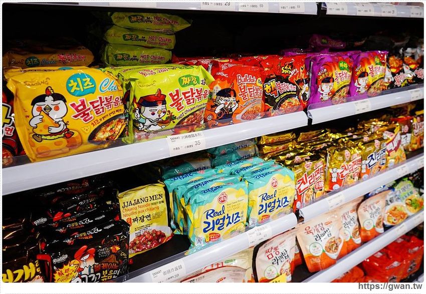 台中進口零食批發倉庫出清！聖誕出清只有兩週，超佛心價格還能免費換冰淇淋～