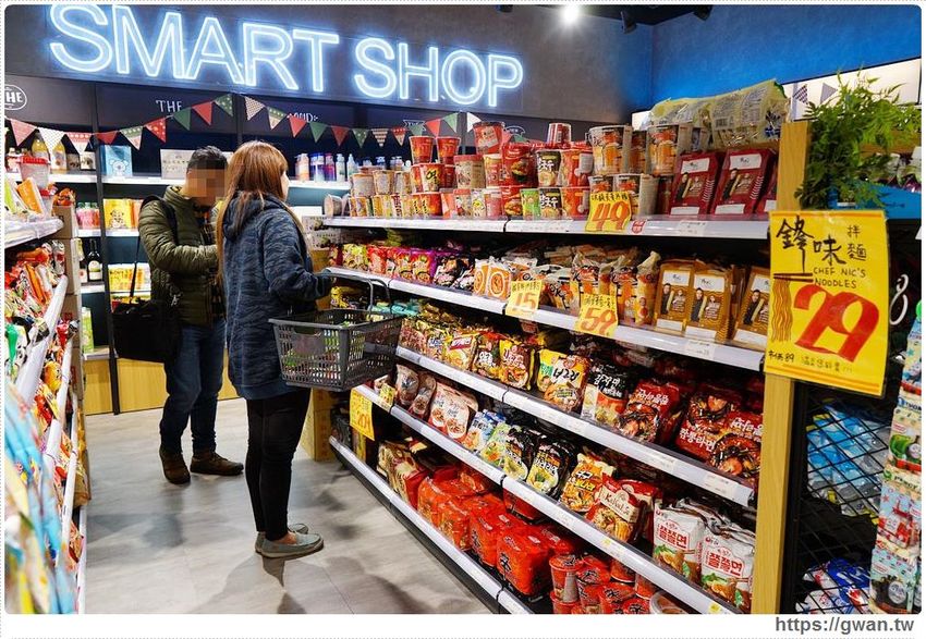 台中進口零食批發倉庫出清！聖誕出清只有兩週，超佛心價格還能免費換冰淇淋～