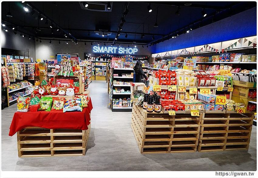 台中進口零食批發倉庫出清！聖誕出清只有兩週，超佛心價格還能免費換冰淇淋～