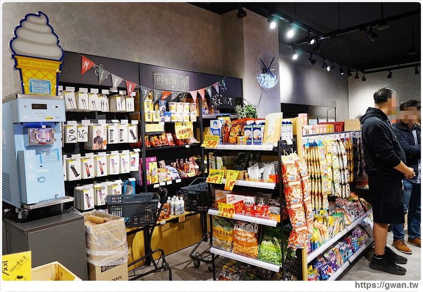 台中進口零食批發倉庫出清！聖誕出清只有兩週，超佛心價格還能免費換冰淇淋～