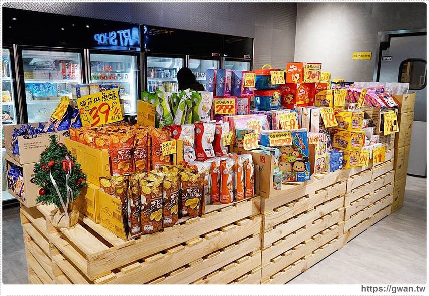 台中進口零食批發倉庫出清！聖誕出清只有兩週，超佛心價格還能免費換冰淇淋～