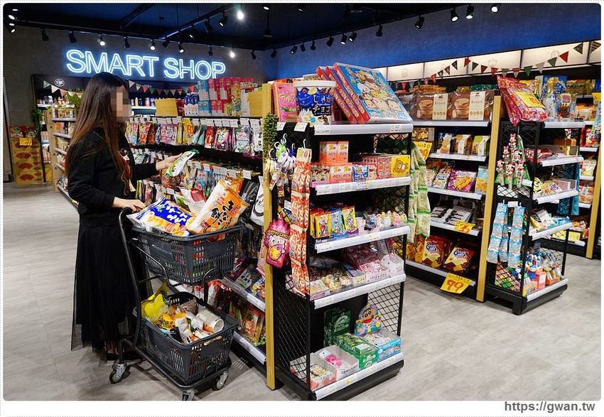 台中進口零食批發倉庫出清！聖誕出清只有兩週，超佛心價格還能免費換冰淇淋～