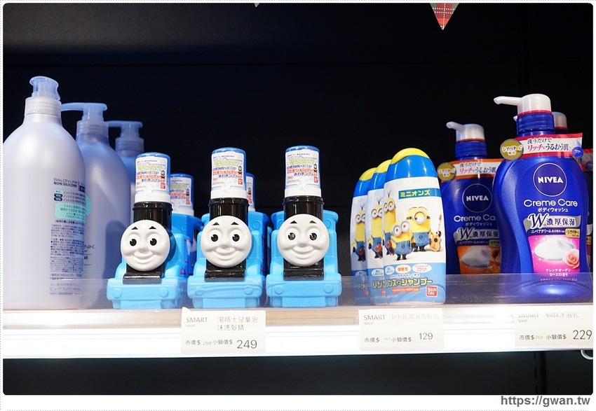 台中進口零食批發倉庫出清！聖誕出清只有兩週，超佛心價格還能免費換冰淇淋～