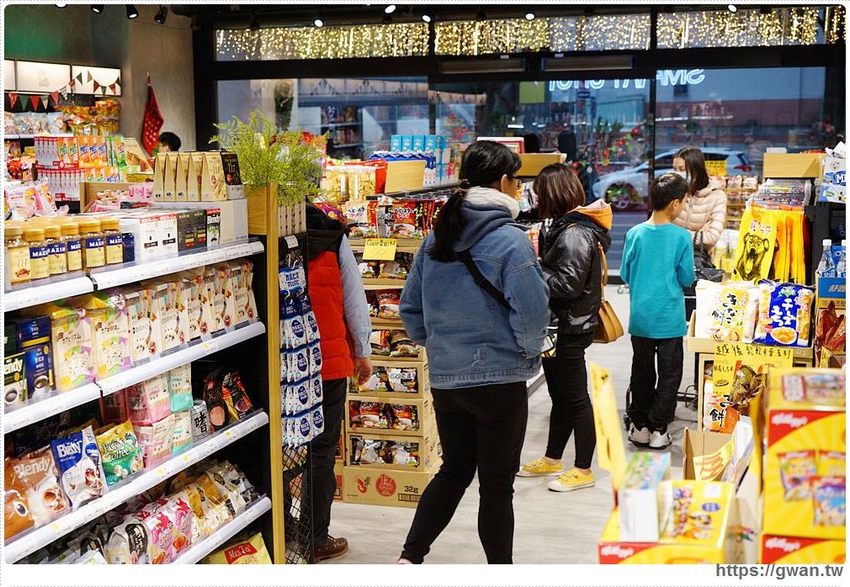 台中進口零食批發倉庫出清！聖誕出清只有兩週，超佛心價格還能免費換冰淇淋～