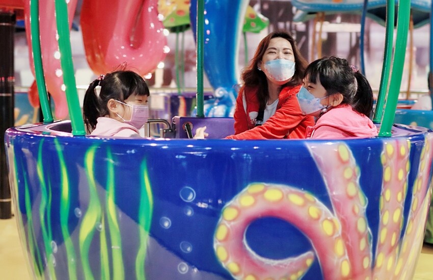 苗栗旅遊住宿/頭份尚順君樂飯店，經典雙床客房，在尚順享受吃喝玩樂的快感