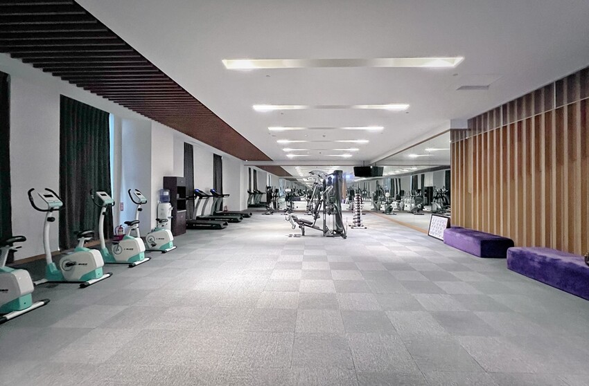 苗栗旅遊住宿/頭份尚順君樂飯店，經典雙床客房，在尚順享受吃喝玩樂的快感