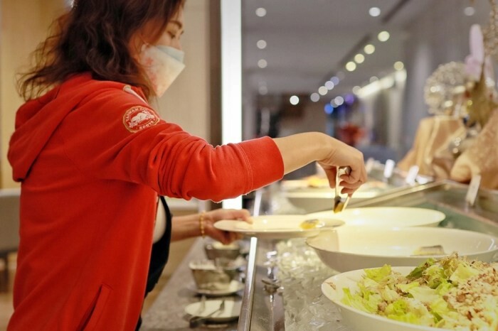 苗栗旅遊住宿/頭份尚順君樂飯店，經典雙床客房，在尚順享受吃喝玩樂的快感