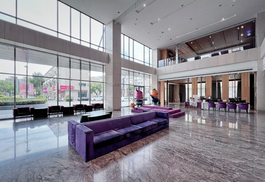 苗栗旅遊住宿/頭份尚順君樂飯店，經典雙床客房，在尚順享受吃喝玩樂的快感