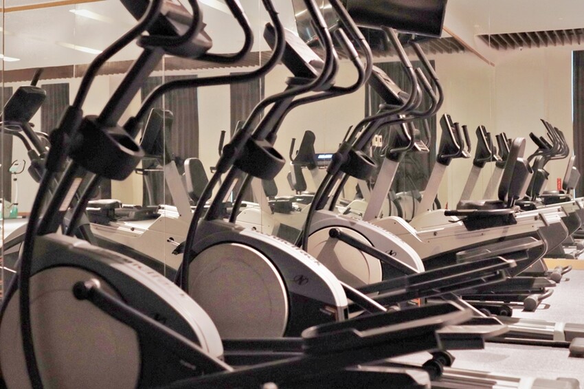 苗栗旅遊住宿/頭份尚順君樂飯店，經典雙床客房，在尚順享受吃喝玩樂的快感