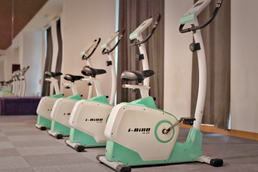 苗栗旅遊住宿/頭份尚順君樂飯店，經典雙床客房，在尚順享受吃喝玩樂的快感