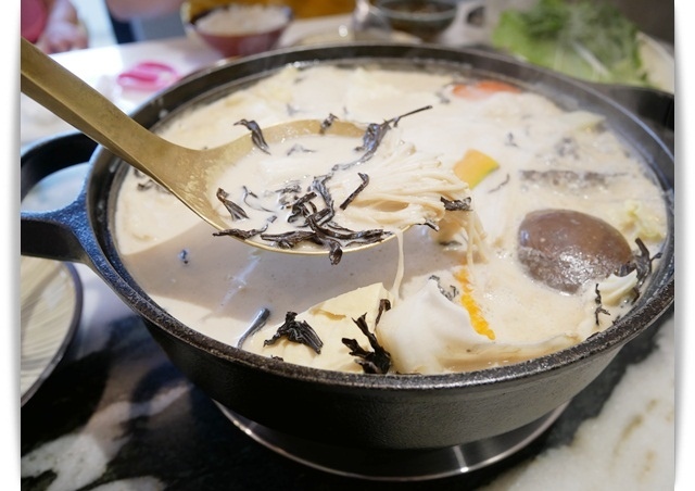 高雄漢神巨蛋「Petit Doux．微兜」甜蜜蜜、好軟綿的瓦帕鬆餅 ♪