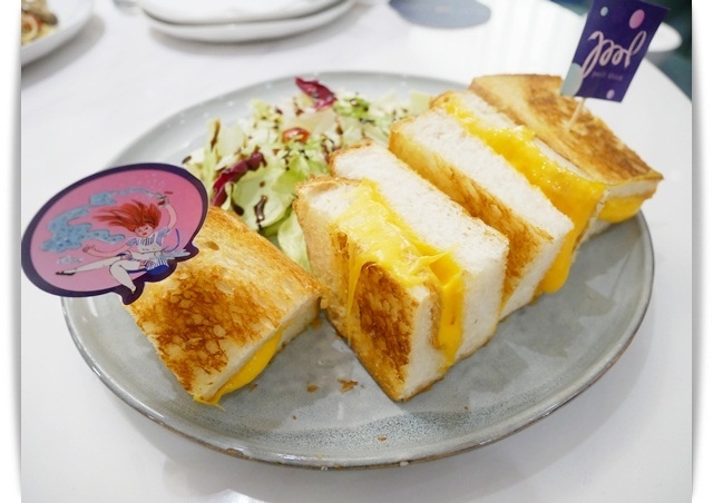 高雄漢神巨蛋「Petit Doux．微兜」甜蜜蜜、好軟綿的瓦帕鬆餅 ♪