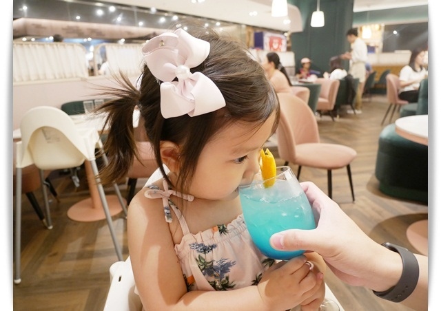 高雄漢神巨蛋「Petit Doux．微兜」甜蜜蜜、好軟綿的瓦帕鬆餅 ♪